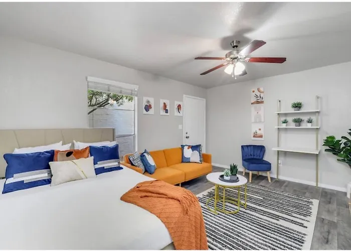 Cozy 1br Sleep 6+ Free Parking Apartment *